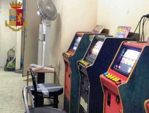 Napoli - La sala scoperta dalla polizia