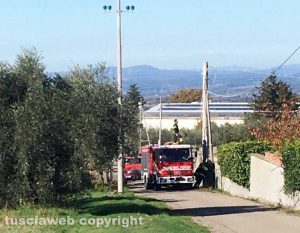 Il palo messo in sicurezza a Ponte di Cetti