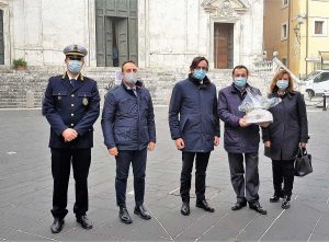 L'assessora D'Ubaldo, il questore Sant'Elia, il sindaco Giulian, l'assessore Bacchiocchi e il comandante Cusi