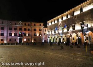 Viterbo - Il secondo coprifuoco - Piazza del comune