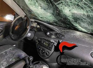 L'auto devastata dopo l'aggressione