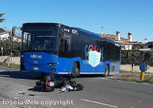 Caprarola - Scontro autobus - moto sulla Cimina