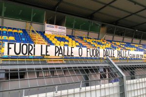 Sport - Calcio - Viterbese - Lo striscione al Rocchi