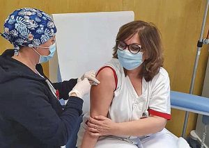 Vaccino anti-Covid - Civita Castellana - La prima dose a un'operatrice sanitaria dell'Andosilla