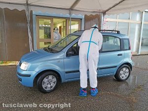 Montefiascone - Il drive-in nella sede operativa della protezione civile