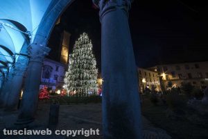 Viterbo - Illuminazioni di Natale a piazza del Comune - Foto di Maurizio di Giovancarlo (Tuscia Fotografia)
