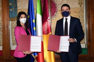 Roma - Unindustria - La sindaca Raggi con Giulio Natalizia