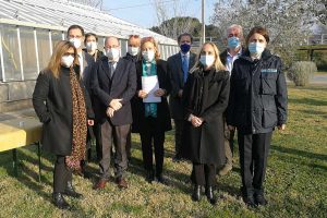 Il gruppo dei partecipanti alla firma dell'accordo