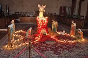 Tarquinia - Il presepe dell'associazione Oltrepensiero nella sala consiliare del comune
