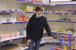 Riccardo Antonaci all'Emporio solidale