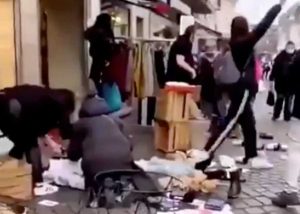 Auto sulla folla a Treviri
