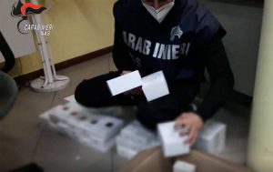 Torino - Nas - Sequestrati profumi contraffatti