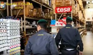 Roma - Finanza - Le luci di Natale sequestrate