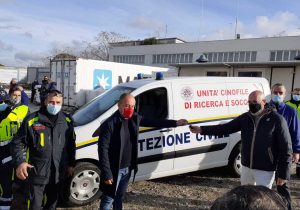 Civitavecchia - La consegna dei doni alla protezione civile
