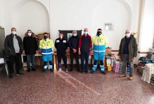 L'associazione Montalto e Pescia legate insieme consegna i pacchi di Natale