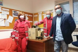 Orte - L'azienda Romina Ligas di Vitorchiano dona olio novello per le famiglie bisognose