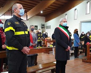 Il comandante dei vigili del fuoco Davide Pozzi con il sindaco Giovanni Arena