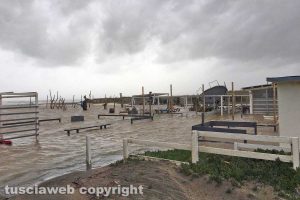 Tarquinia - Mareggiata al lido