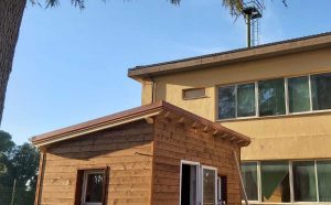 Vetralla - Casette Covid, lim e banchi per le scuole del comune