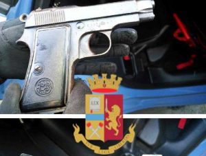 Napoli - Sequestrate armi e munizioni nascoste in un’auto rubata