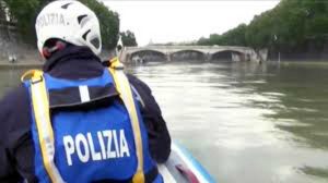 Polizia fluviale sul Tevere