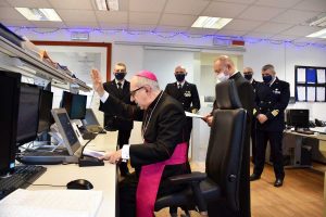 Civitavecchia - Il vescovo Ruzza benedice il porto