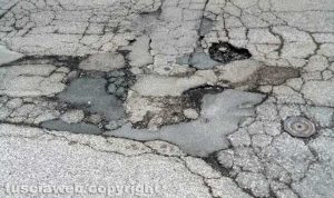 Viterbo - Buche a via Monfalcone