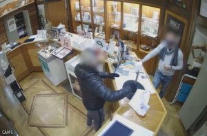 La tentata rapina in gioielleria