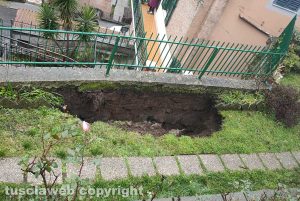 Vignanello - Il muro di contenimento crollato in via della Vittoria