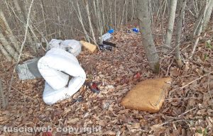 Viterbo - L'immondizia abbandonata sulla Canepinese