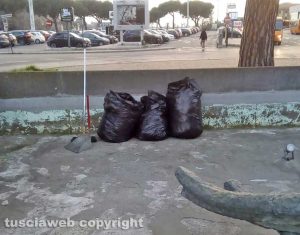 Viterbo - Sacrario - Il monumento dedicato al paracadutista ripulito
