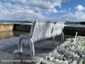 Marta - Una panchina ghiacciata