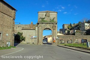 Viterbo - Porta Faul