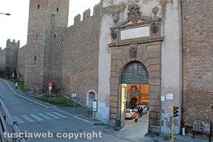 Viterbo - Porta della Verità