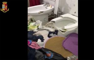 Terni - Polizia - Distrugge la casa della compagna