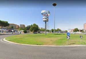 La rotatoria dove si immettono via Aldo Moro, la Tangenziale Ovest e via della Palazzina