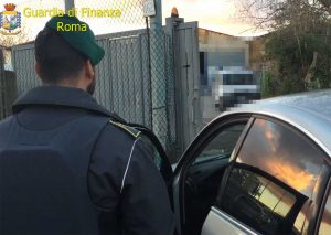 Roma - Guardia di finanza - Controlli a Tor Bella Monaca