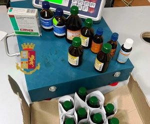 Napoli - Polizia - Medicinali sequestrati