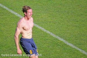 Sport - Calcio - Viterbese - L'esultanza di Federico Baschirotto