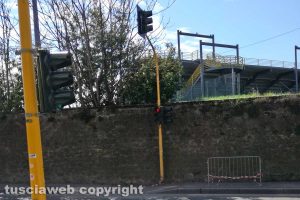 Viterbo - Il semaforo davanti allo stadio