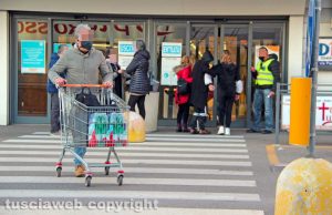 Viterbo - Supermercati in zona rossa