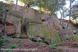 Viterbo - Norchia - Le due tombe a tempio