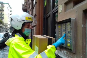 Poste italiane - Un portalettere