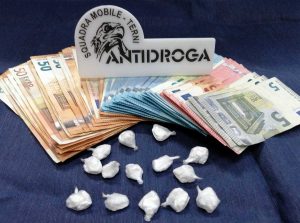 Terni - Polizia - Droga e contante sequestrati