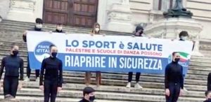 Roma - Il flash mob di Fratelli d'Italia