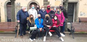 Viterbo - L'inaugurazione della panchina rossa di Bagnaia