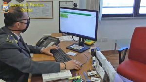 Roma - Finanza -Frode fiscale, sequestrati beni per oltre un milione di euro