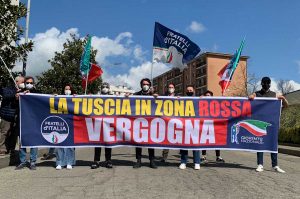 Viterbo - Fratelli d'Italia manifesta contro la zona rossa
