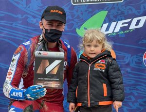 Motocross - Alessandro Lupino con la figlia Ludovica sul podio a Maggiora