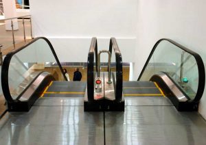 Scale mobili di un centro commerciale